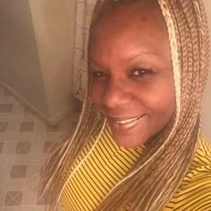 Meet your Posher, Karla